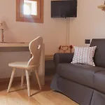 Bed and Breakfast Ongar Relax 3*
